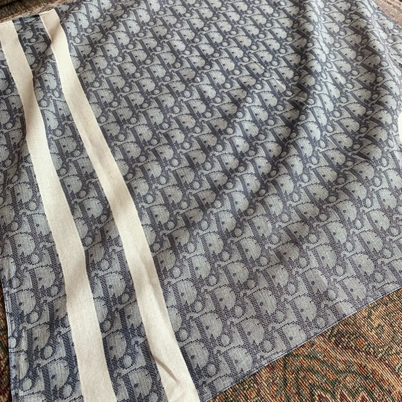 Dior scarf - Picture 2 of 6